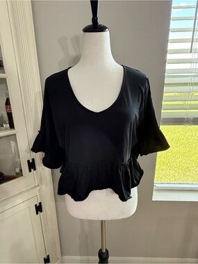 Francesca's Collections Black V-Neck Ruffle Cotton Blouse